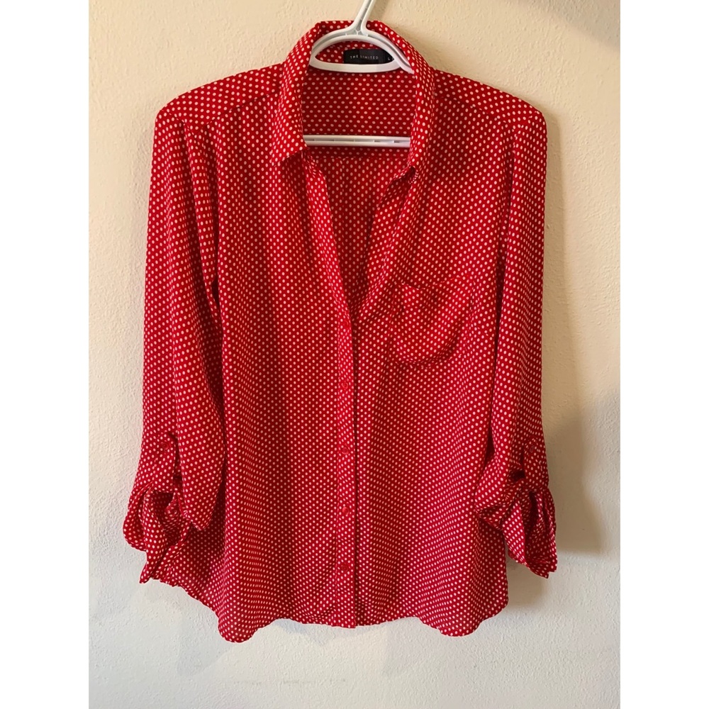 THE LIMITED button down! ♥️